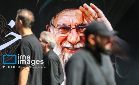 بدرقه-آقای-شهید-ایران-۶-صبح-یکشنبه-اقامه-نماز-بر-پیکر-امام-شهید
